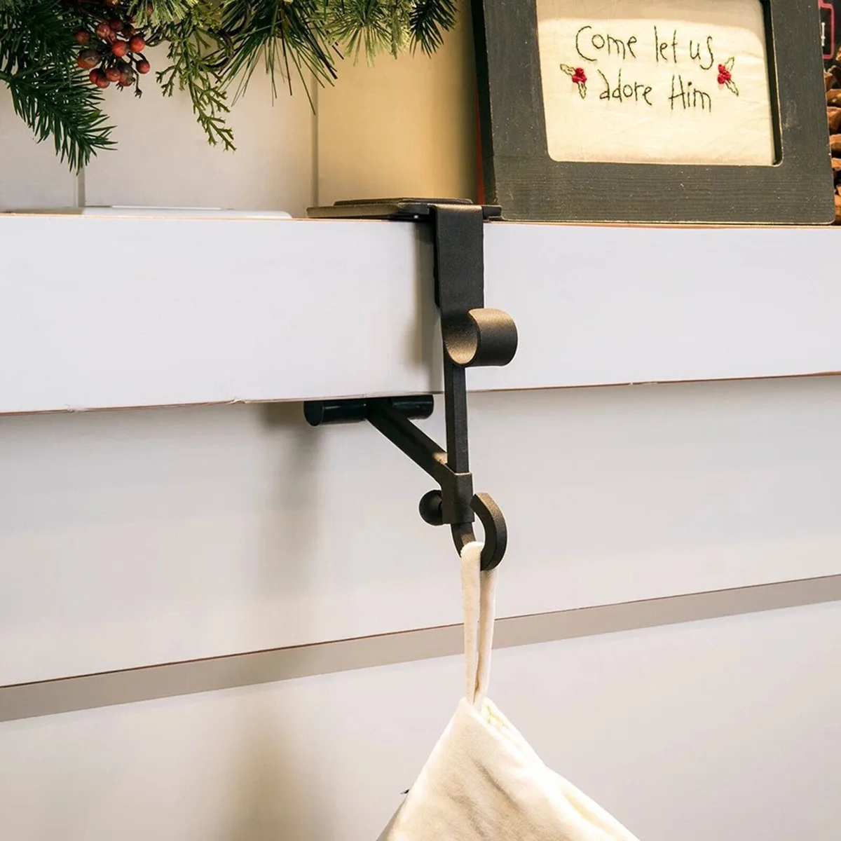 Cross-border Bestseller Paeose Gold Garland Holder 2-in-1 Wall-Mounted Hook for Christmas Stockings Wreaths European image 3